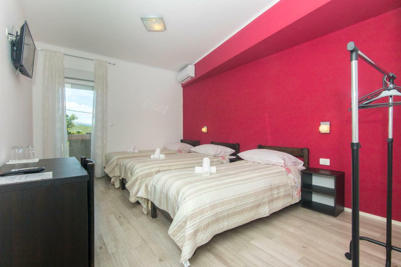 Rooms Marijana Caporice Екстериор снимка